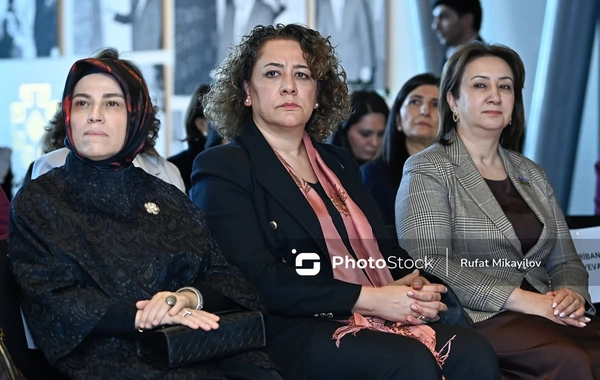 Bakıda "Qərbi azərbaycanlıların milli geyim irsi" albom-kitabın təqdimatı keçirilib