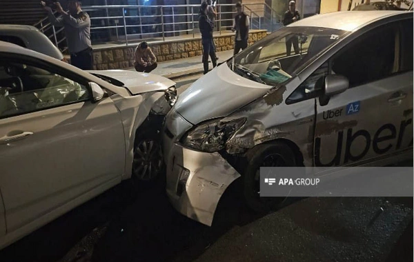 Bakıda 4 avtomobil toqquşub, taksi sürücüsü xəsarət alıb