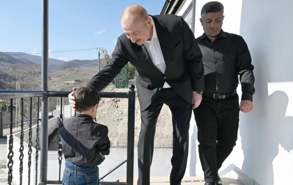 Президент Ильхам Алиев ознакомился с работами, проделанными в селе Ханабад Ходжалинского района