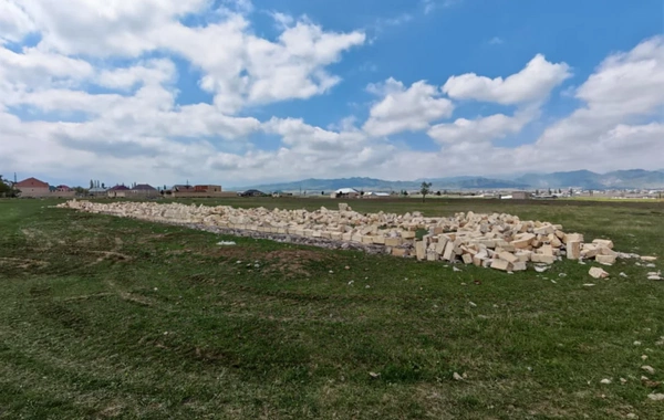 Göygöldə qanunsuz tikili sökülüb