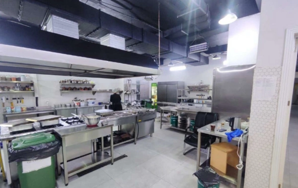 Tut restoranında qida məhsulunda uyğunsuzluq aşkarlandı, icraat başlandı