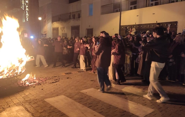 İçərişəhərdə təntənəli bayram tonqalı qalanıb