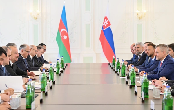 Prezident İlham Əliyevin Şuşada Slovakiya Prezidenti ilə geniş tərkibdə görüşü olub