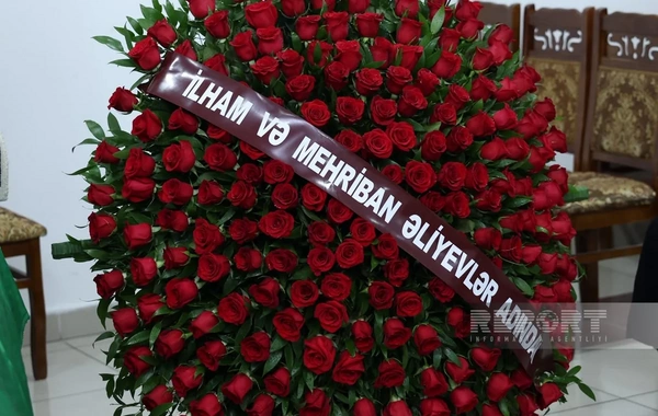 İlham Əliyev və Mehriban Əliyeva Xalq artisti Tofiq Bakıxanovun vida mərasiminə əklil göndərib
