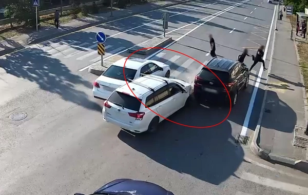 Yolu keçmək istəyən piyadaları peşman etdilər - QƏZANIN ANBAAN VİDEOSU