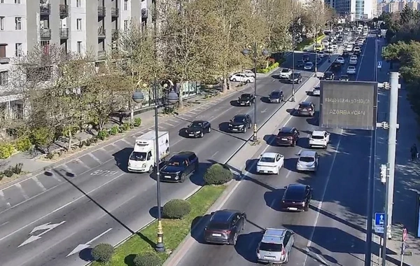 Bakının bir sıra yollarında nəqliyyatın sıxlığı yaranıb
