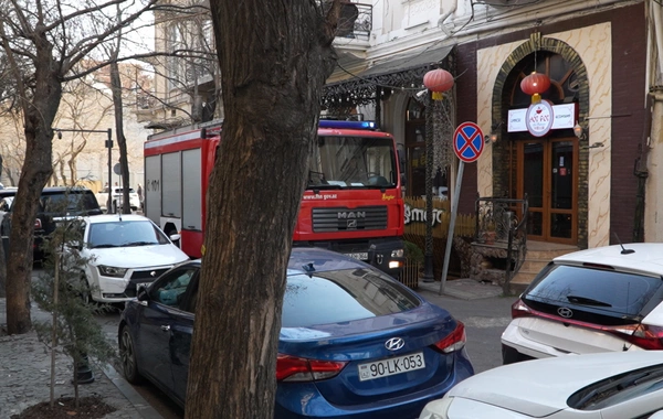 "Fəvvarələr meydanı"nda TƏLİM - Yanğınsöndürən maşınlar sərbəst hərəkət edə bilmədi