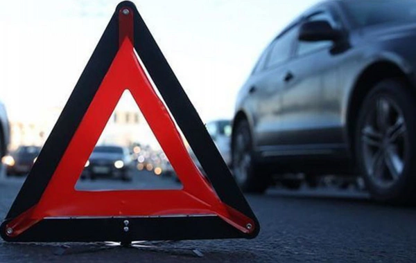 Şəmkirdə qadın "Prius"u aşırdı: 6 nəfər XƏSARƏT ALDI