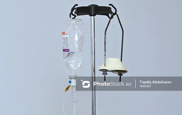 В Азербайджане во время траурной церемонии отравились 20 человек