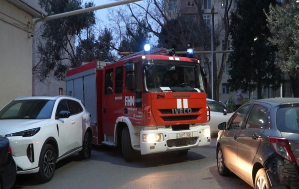 FHN nizamsız park edilən maşınlara görə Bakıda yanğın olan əraziyə girə bilmədi