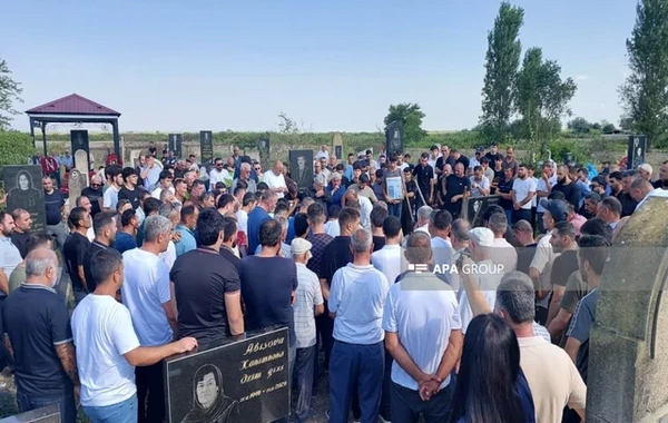 Odessa yaxınlığında vurulan gəminin kapitanı dəfn edildi