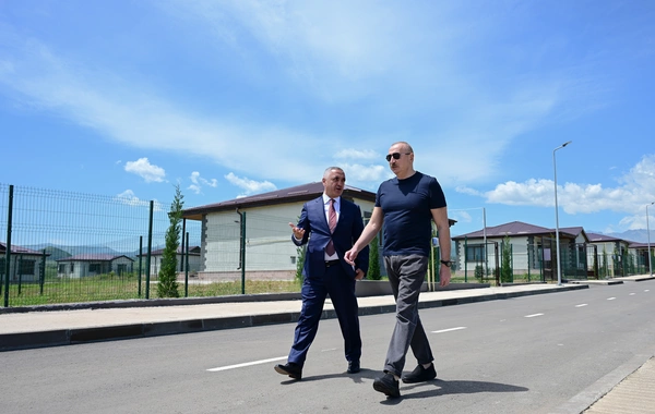 Prezident İlham Əliyev Xocalıda hərbi qulluqçular üçün nəzərdə tutulan fərdi evlərdə yaradılmış şəraitlə tanış olub