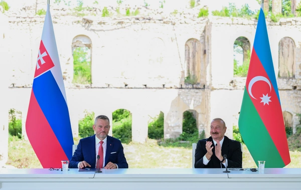Azərbaycan və Slovakiya prezidentləri mətbuata bəyanatlarla çıxış ediblər