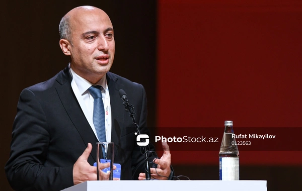 Emin Əmrullayev Könül Abaslını işdən çıxardı - FOTO