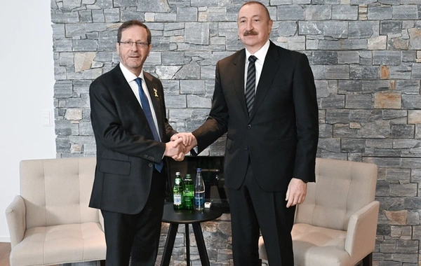 President Ilham Aliyev met with the President of Israel in Davos