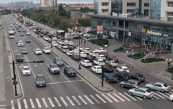 Bakının bir sıra yollarında tıxac müşahidə olunur