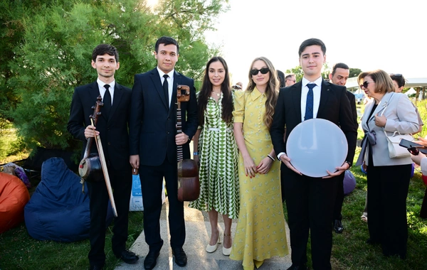 Leyla Əliyeva və Alona Əliyeva Xeyirxahlıq Festivalında iştirak ediblər