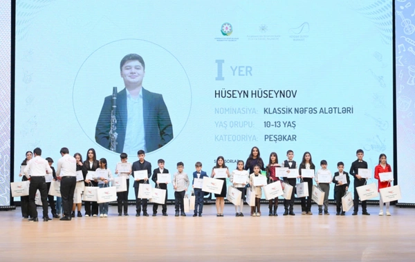 Leyla Əliyeva və Alyona Əliyeva  mükafatlandırma mərasimində iştirak ediblər