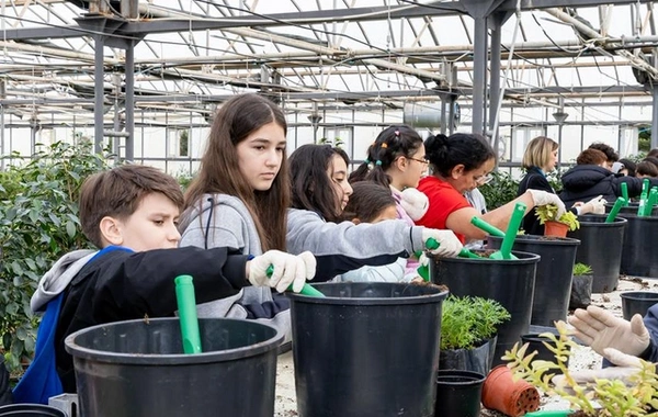 IDEA məktəblilər üçün Ekopark İnnovasiya Mərkəzinə ekskursiya təşkil edib