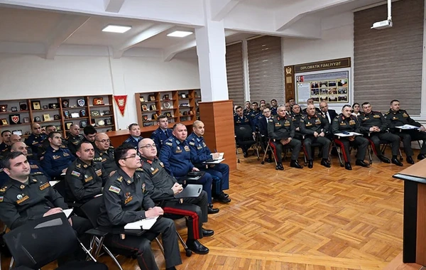 Rusiyalı general Bakıya GƏLDİ: Kimlərlə görüşdü?