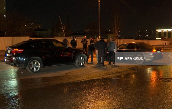 Bakıda iki avtomobil toqquşub, xəsarət alan var - FOTO