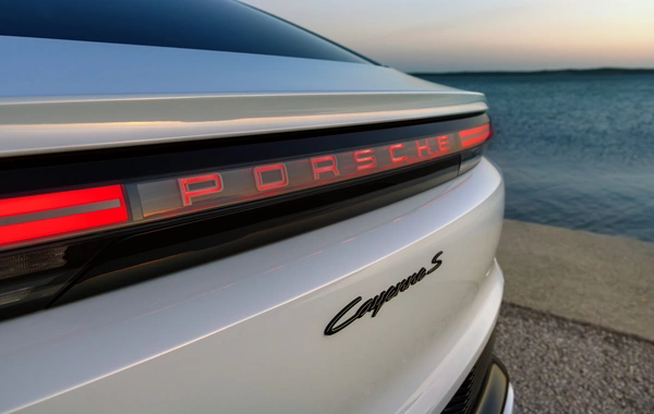 İkonadan ilhamlanıb: Yeni Porsche Cayenne Coupe Electric