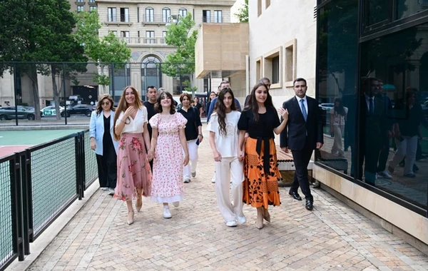 Leyla və Arzu Əliyevalar Dənizkənarı Milli Parkda açılış və təqdimat mərasimlərində iştirak ediblər