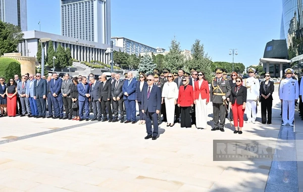 Türkiyənin Zəfər Bayramı münasibətilə Bakıda Türk şəhidliyi ziyarət edilib