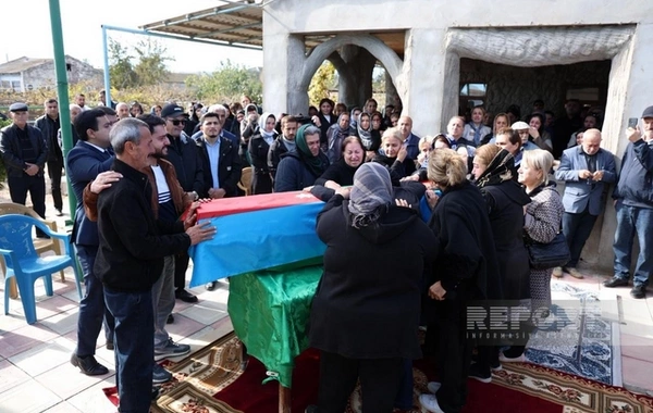 İtkin-şəhid Mikayıl Əliyevin nəşinin qalıqları dəfn edilib İtkin-şəhid Mikayıl Əliyevin nəşinin qalıqları dəfn edilib