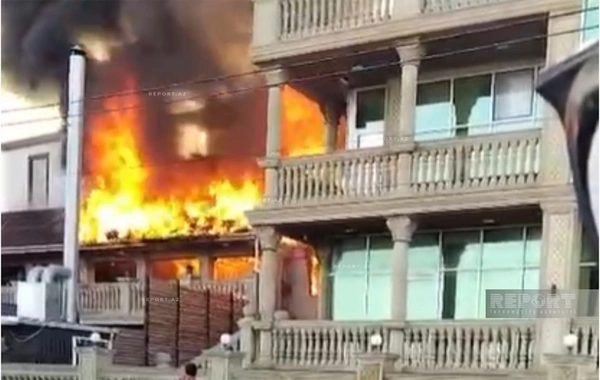 Sumqayıtda hotel yanır