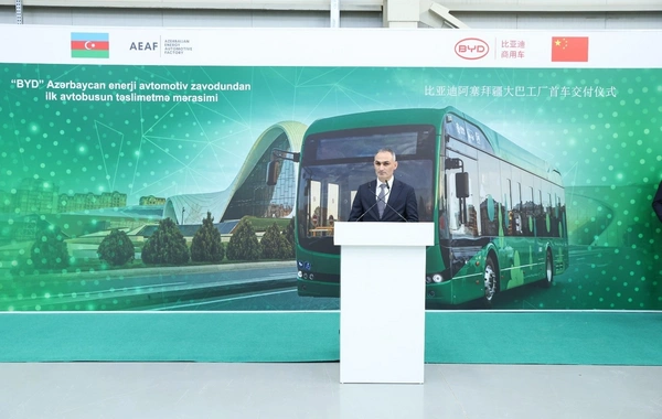 Sumqayıt Sənaye Parkında istehsal olunan ilk elektrik avtobusu "BakuBus"a təqdim olunub