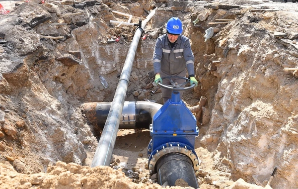 Bakının Xətai rayonunda qəzalı su xətləri yenilənib