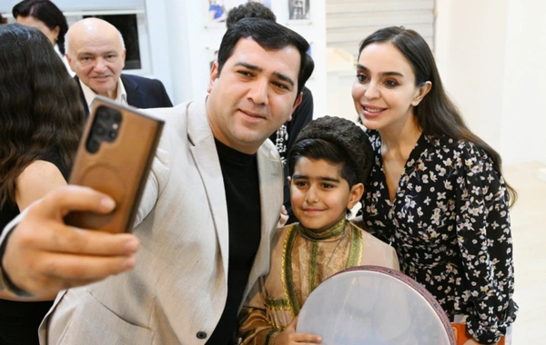 Лейла Алиева посетила Среднюю специальную музыкальную школу имени Бюльбюля