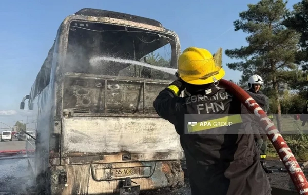 Ucarda sərnişin avtobusu yandı