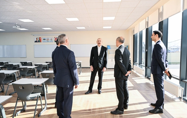 Prezident Qarabağ Universitetinin Biznes və iqtisadiyyat fakültəsinin binasının açılışında iştirak edib