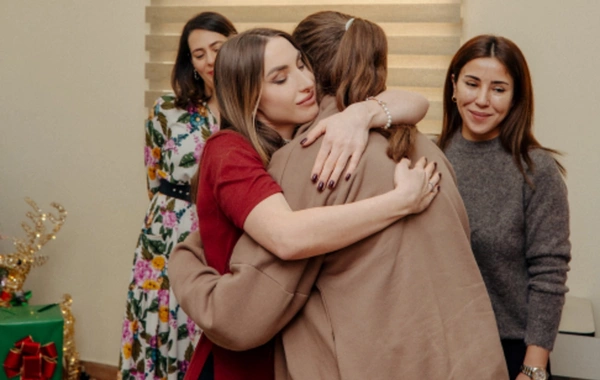 Leyla Əliyeva, Arzu Əliyeva və Alyona Əliyeva "Təmiz Dünya" sığınacağındakı uşaqların bayram sevincinə şərik olublar