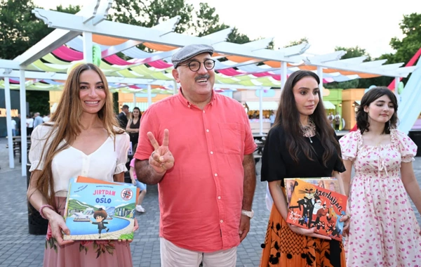 Leyla Əliyeva və Arzu Əliyeva "CandyFest" yay festivalını ziyarət edib və "Sehrli mirvari" su sirki şousunu izləyiblər