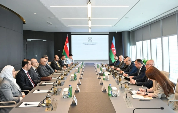 Azərbaycan Omanla iqtisadi münasibətləri müzakirə edib