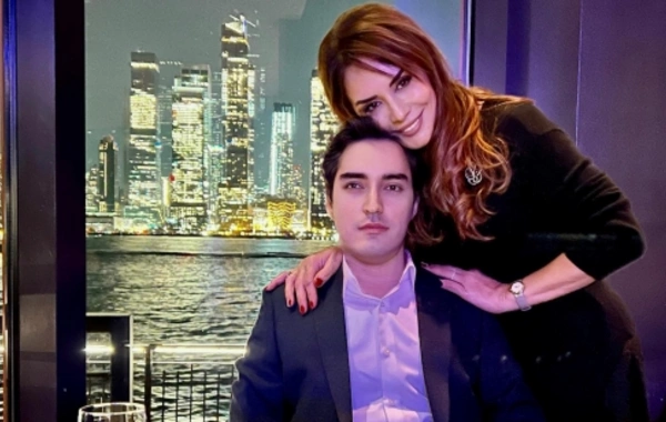 Əməkdar artistin 38 yaşlı oğlu ilə rəqs etdiyi anlar