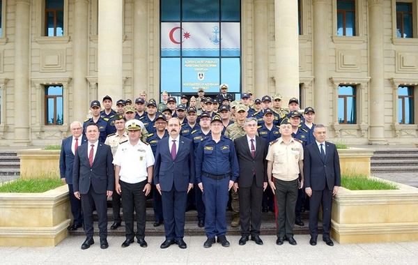 Türkiyəli prorektor Azərbaycanda dəniz əməliyyatları mərkəzinə və döyüş gəmilərinə baş çəkib