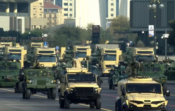 Azərbaycan Ordusunun yeni Vaşaq və Kobra-2 texnikaları hərbi paradda nümayiş etdirilib