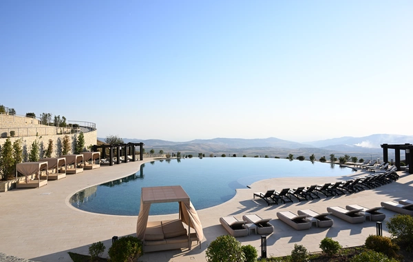 İlham Əliyev Şamaxıda "Meysari Grand Hotel & SPA" kompleksinin açılışını edib