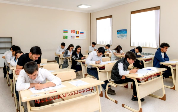 Gələn ildən 11-ci sinif şagirdləri buraxılış imtahanında xarici dil fənnindən esse də yazacaq