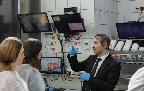 McDonald's "Açıq Qapı" proqramını rəsmi olaraq təqdim etdi