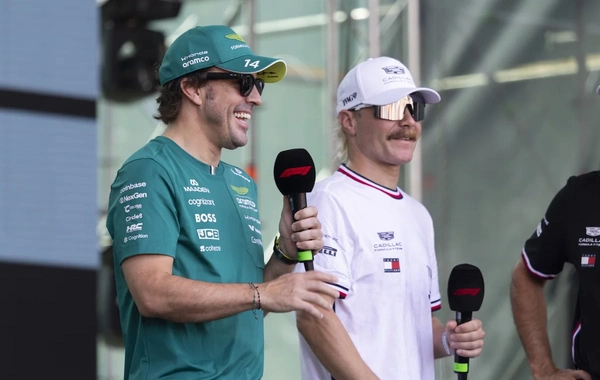 "Formula 1" pilotları Bakıda azarkeşlərlə görüşüb