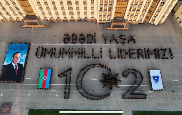 Polis Akademiyasının kursantlarından maraqlı fləşmob