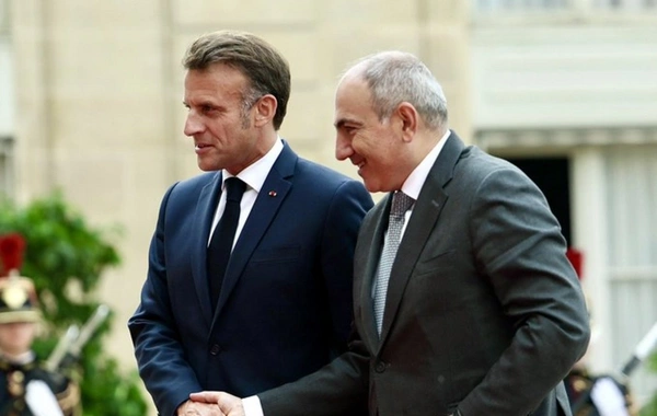 Makron Paşinyanı İrəvan və Bakı arasında sülhün qurulması ilə təbrik edib