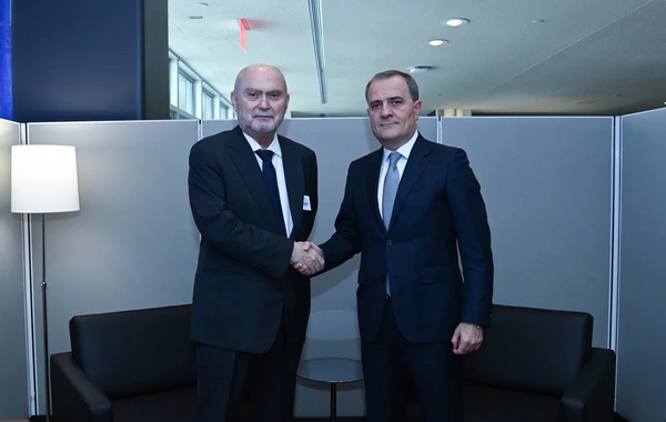 Ceyhun Bayramov ATƏT-in baş katibi ilə regional təhlükəsizliyi və sülh prosesini müzakirə edib