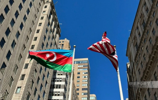 Azərbaycan bayrağı Nyu-York səmasına qaldırılıb