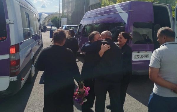 Növbəti köç Laçına çatıb, açarlar sakinlərə tədqim olunub